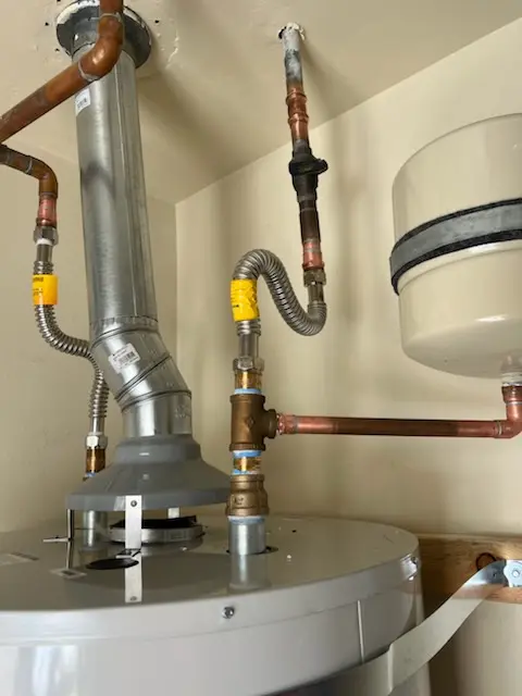 Water heater installation and plumbing repair in Evanston